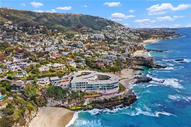31588 Table Rock Drive, Laguna Beach CA: https://media.crmls.org/medias/f0fb8d45-581e-4479-95a7-03c0f63d4e33.jpg