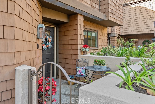 Detail Gallery Image 4 of 41 For 19 Canyon Island Dr #19,  Newport Beach,  CA 92660 - 3 Beds | 2/1 Baths