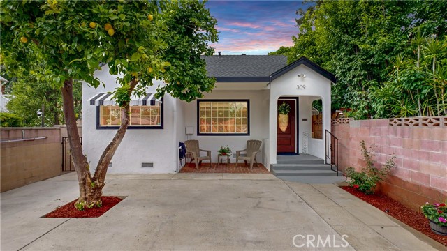 Detail Gallery Image 1 of 22 For 309 E J St, Ontario,  CA 91764 - 2 Beds | 1 Baths