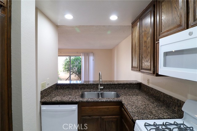700 W La Veta Avenue, Orange CA: https://media.crmls.org/medias/f0fc0aac-269a-46f2-bb5e-62d4b8b99993.jpg
