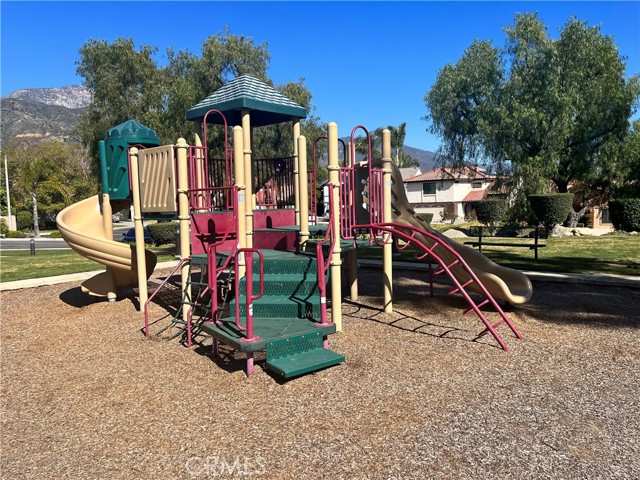 Detail Gallery Image 44 of 44 For 1299 Dogwood, Upland,  CA 91784 - 4 Beds | 2 Baths