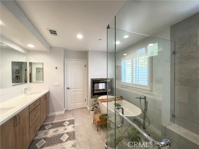 Detail Gallery Image 25 of 47 For 2111 Nelson Ave #B,  Redondo Beach,  CA 90278 - 4 Beds | 3 Baths