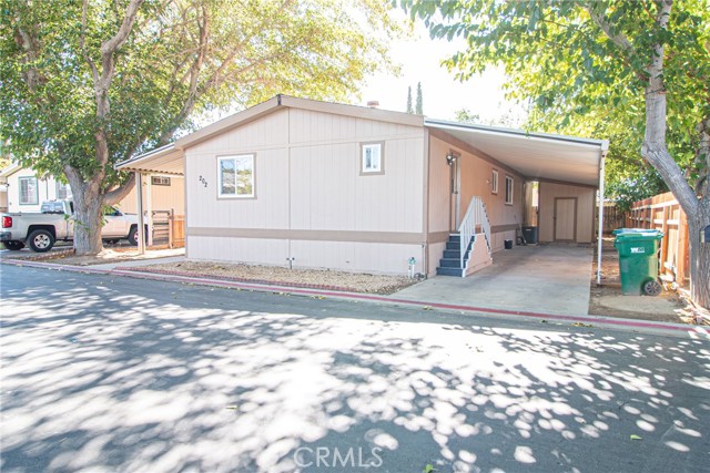 Detail Gallery Image 2 of 26 For 3524 E Avenue R #202,  Palmdale,  CA 93550 - 3 Beds | 2 Baths