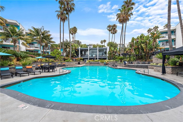 688 The Village, Redondo Beach, California 90277, 1 Bedroom Bedrooms, ,1 BathroomBathrooms,Residential,Sold,The Village,SB22236981