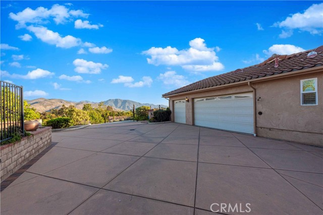 6805 Aviano Drive, Camarillo CA: https://media.crmls.org/medias/f0ff6a30-8402-4598-bca5-e69371901a9c.jpg