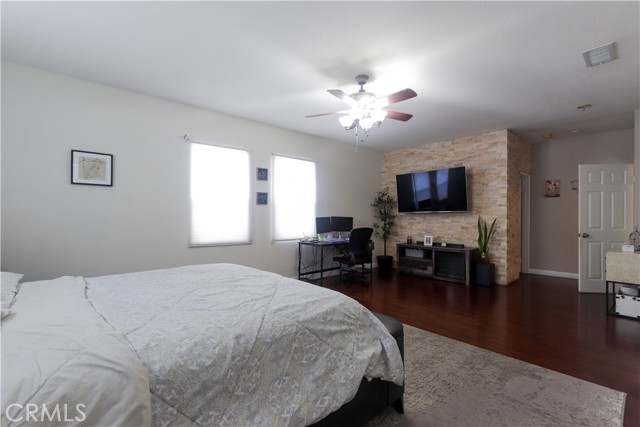 17581 Cedarwood Drive, Riverside CA: https://media.crmls.org/medias/f0ff9464-c396-4940-8a51-8fd41689a34e.jpg