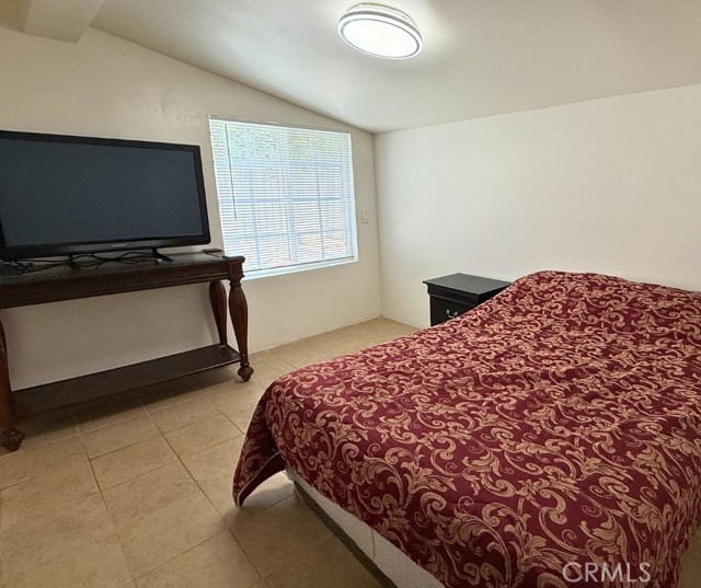 Detail Gallery Image 4 of 10 For 7758 Eton Ave, Canoga Park,  CA 91304 - 1 Beds | 1 Baths