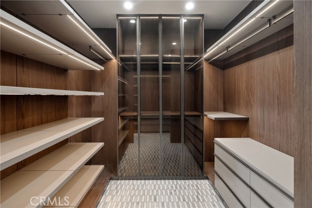 3670 Buena Park Drive, Studio City CA: https://media.crmls.org/medias/f0ffbfbb-970e-45e8-959b-6729eff7d77e.jpg
