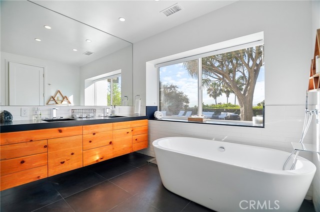 11308 Dona Teresa Dr, Studio City CA: https://media.crmls.org/medias/f1000036-a4ed-45a4-83f8-b3f149c7ee62.jpg
