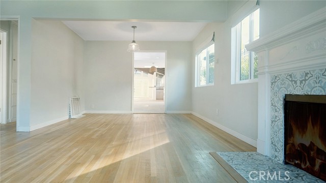 Detail Gallery Image 13 of 25 For 204 Avenue E, Redondo Beach,  CA 90277 - 3 Beds | 2 Baths