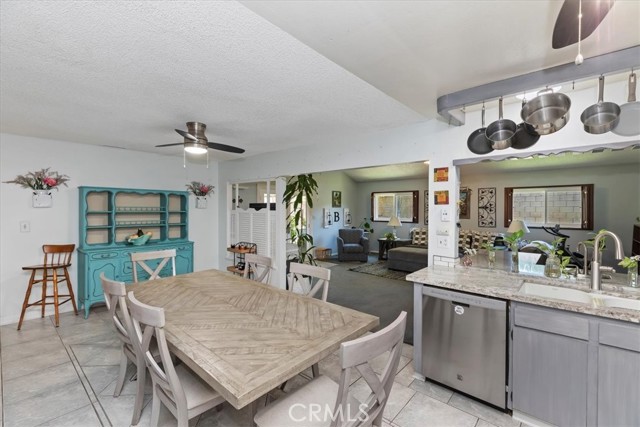 Detail Gallery Image 16 of 42 For 8676 Limestone Dr, Riverside,  CA 92504 - 3 Beds | 3 Baths