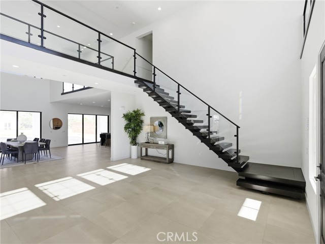 Detail Gallery Image 5 of 48 For 22849 W Seaqua Cir, Chatsworth,  CA 91311 - 6 Beds | 6/1 Baths