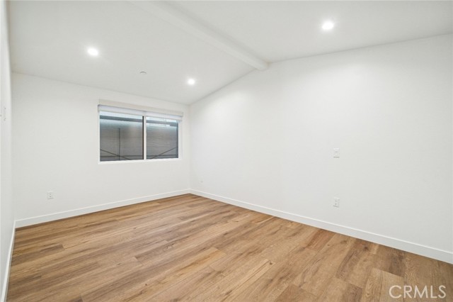 Detail Gallery Image 7 of 13 For 212 40th St #B,  Newport Beach,  CA 92663 - 1 Beds | 1 Baths