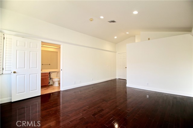 Detail Gallery Image 12 of 18 For 22325 Heritage Pass Pl, Chatsworth,  CA 91311 - 2 Beds | 2/1 Baths