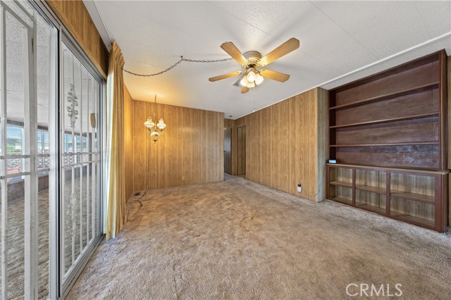 575 S Lyon, Hemet CA: https://media.crmls.org/medias/f101572b-8d90-4b43-9427-bb0715e452c3.jpg