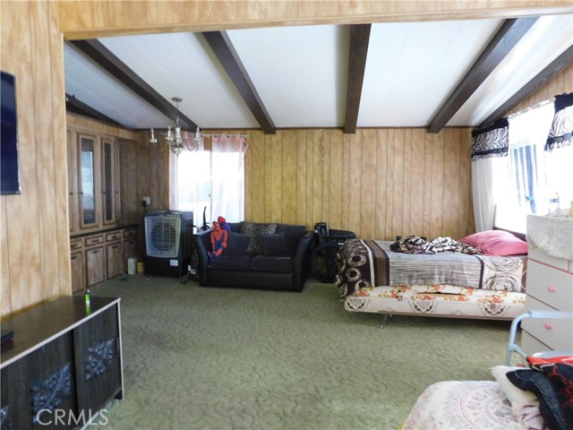 272 Desert Breeze Drive, California City CA: https://media.crmls.org/medias/f102bea3-66e9-401f-b7a9-881ee91e22c0.jpg
