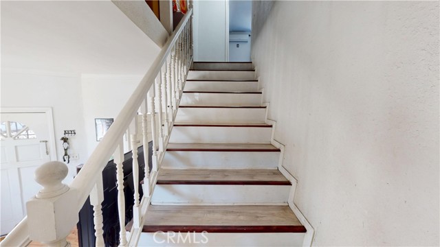 5854 Woodlawn Avenue, Los Angeles CA: https://media.crmls.org/medias/f102bf45-ce75-4f7e-94da-d9eed1fb48a9.jpg
