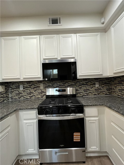 Detail Gallery Image 14 of 47 For 7744 Chambray Pl #3,  Rancho Cucamonga,  CA 91739 - 3 Beds | 2/1 Baths