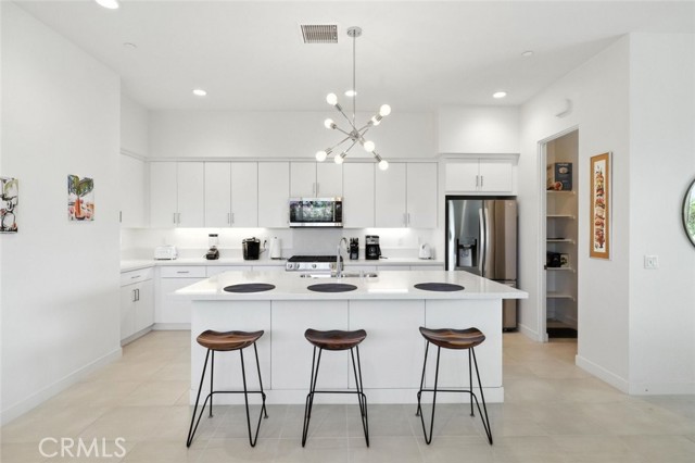 Detail Gallery Image 12 of 33 For 3345 Ambassador Dr, Palm Springs,  CA 92262 - 3 Beds | 2/1 Baths