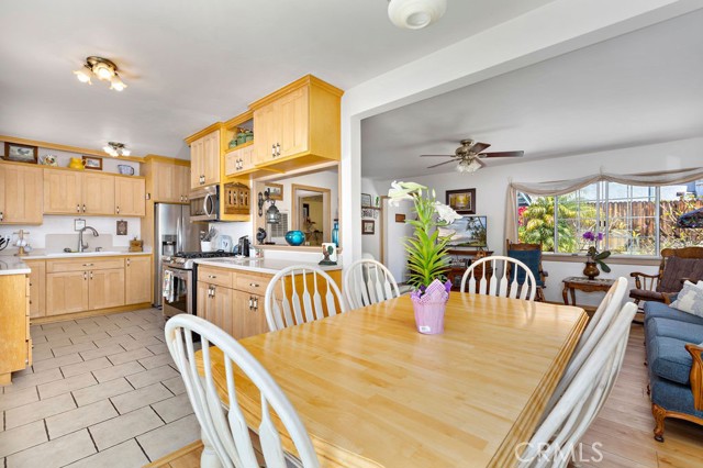 527 Blossom Lane, Redondo Beach, California 90278, 3 Bedrooms Bedrooms, ,1 BathroomBathrooms,Residential,Sold,Blossom Lane,OC22082269
