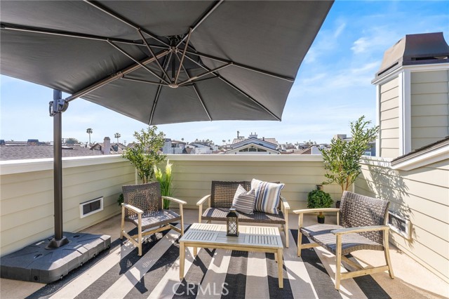 Detail Gallery Image 35 of 37 For 220 Coral, Newport Beach,  CA 92662 - 3 Beds | 3/1 Baths