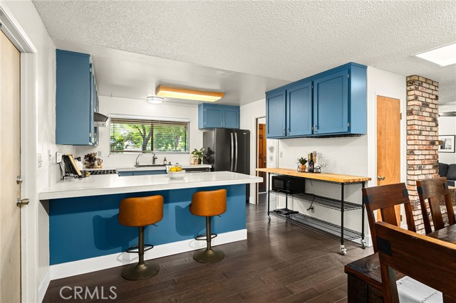 Detail Gallery Image 11 of 40 For 1702 Oak Vista Avenue, Chico,  CA 95926 - 3 Beds | 2 Baths