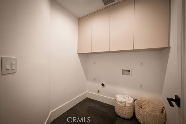 18839 La Amistad Place, Tarzana CA: https://media.crmls.org/medias/f1070156-5f0e-46fc-9139-dbce97921e28.jpg