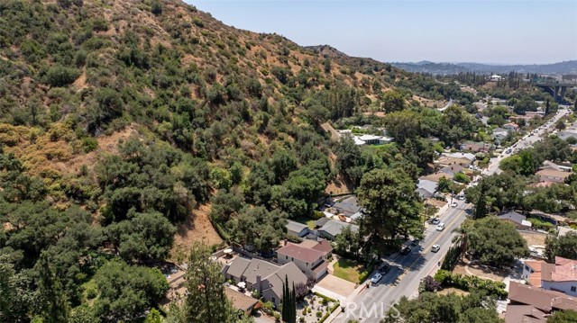 2248 E Chevy Chase Drive, Glendale CA: https://media.crmls.org/medias/f1072bdc-b6ec-4e6c-813a-ed101e6caadf.jpg