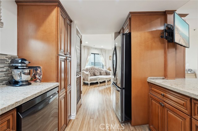 301 W Loraine Street, Glendale CA: https://media.crmls.org/medias/f1074d38-78c0-4de0-a176-0da64071ed2e.jpg