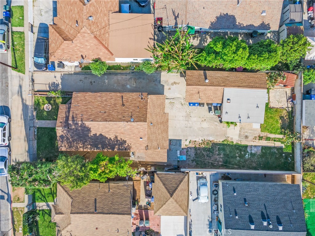 https://media.crmls.org/medias/f10811ef-be5a-4d77-9da9-c5429e3cfdf4.jpg?preset=X-Large