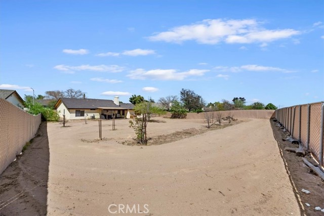 12963 Birch Glen Court, Victorville CA: https://media.crmls.org/medias/f108148e-a2a7-4aa9-9a15-fc44221eea73.jpg