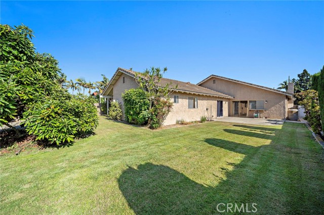 11551 Gladstone Circle, Fountain Valley CA: https://media.crmls.org/medias/f108a4b9-1c5e-49cb-9308-65fc7aa4e117.jpg