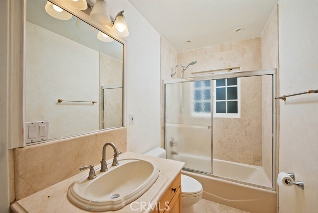 Detail Gallery Image 12 of 19 For 3610 Scadlock Ln, Sherman Oaks,  CA 91403 - 3 Beds | 2/1 Baths