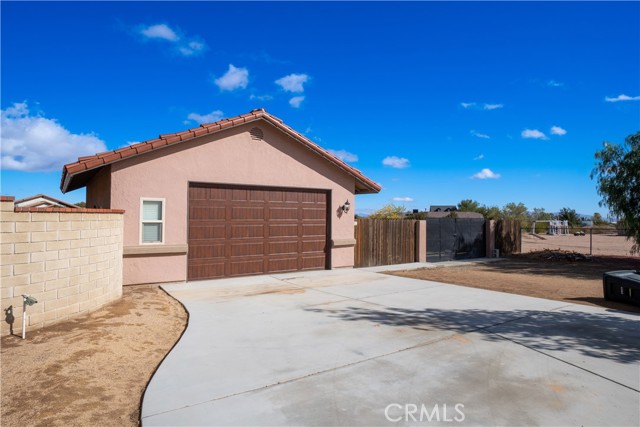 Detail Gallery Image 44 of 75 For 14064 Tioga, Oak Hills,  CA 92344 - 5 Beds | 2/1 Baths