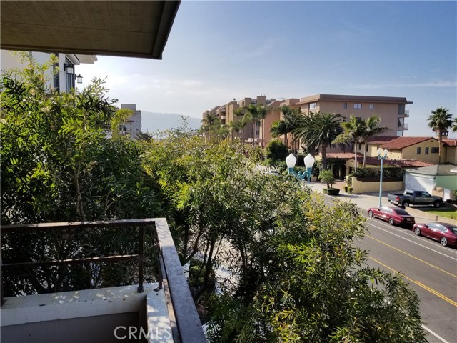 700 Esplanade, Redondo Beach, California 90277, 2 Bedrooms Bedrooms, ,2 BathroomsBathrooms,Residential,Sold,Esplanade,PW17269995