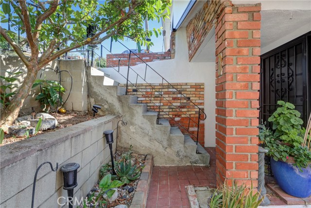 1365 Helen Drive, Los Angeles, California 90063, 5 Bedrooms Bedrooms, ,2 BathroomsBathrooms,Single Family Residence,For Sale,Helen,GD24170378