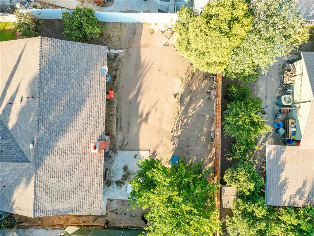 https://media.crmls.org/medias/f1099a6b-2741-4e30-920b-4a12655a8f72.jpg?preset=X-Large