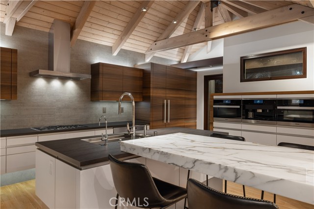 Detail Gallery Image 6 of 28 For 2204 Waterfront Dr, Corona Del Mar,  CA 92625 - 5 Beds | 5/1 Baths