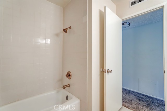 Detail Gallery Image 14 of 24 For 210 E Palmdale Ave #2,  Orange,  CA 92865 - 2 Beds | 2 Baths