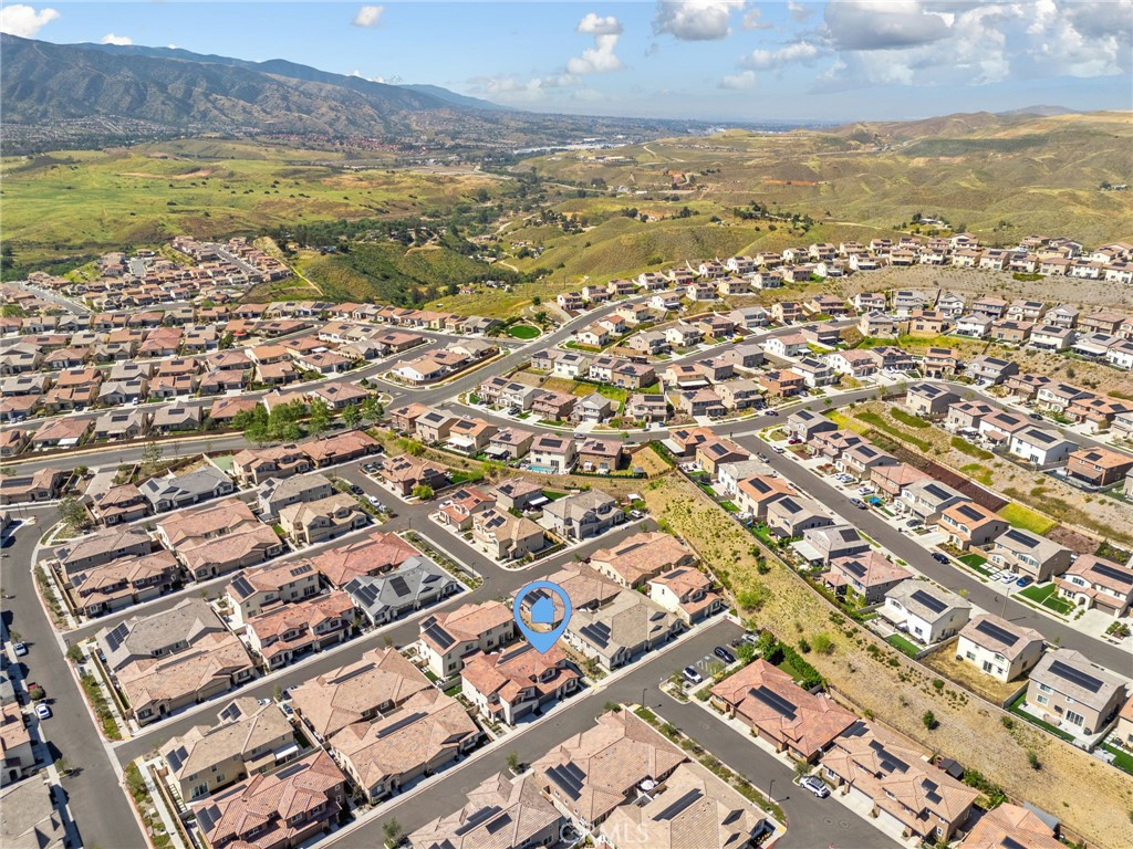 https://media.crmls.org/medias/f10afd76-715a-4c61-b305-5875ae526c60.jpg?preset=X-Large