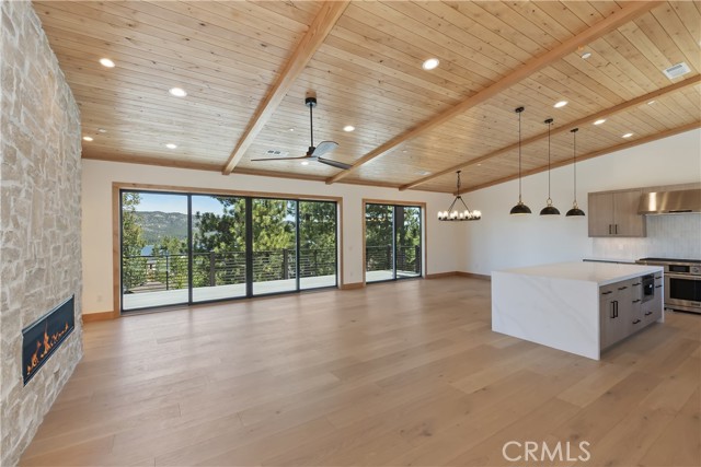 40564 Ironwood Road, Big Bear Lake CA: https://media.crmls.org/medias/f10b8e4c-8322-47ce-912e-30713b6d5c9d.jpg