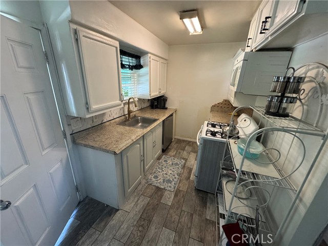 8631 Marylee Drive, Garden Grove CA: https://media.crmls.org/medias/f10c51b2-ed2c-464c-9335-73bce536dc1c.jpg