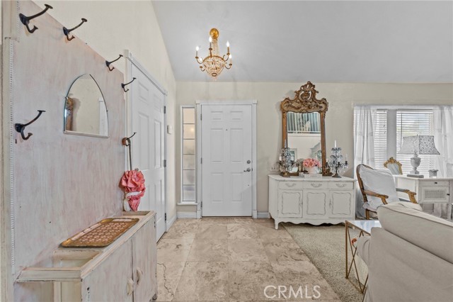 6763 Poinsettia Court, Chino CA: https://media.crmls.org/medias/f10c5d5e-4102-4d8c-ad26-c57edc1fdec7.jpg