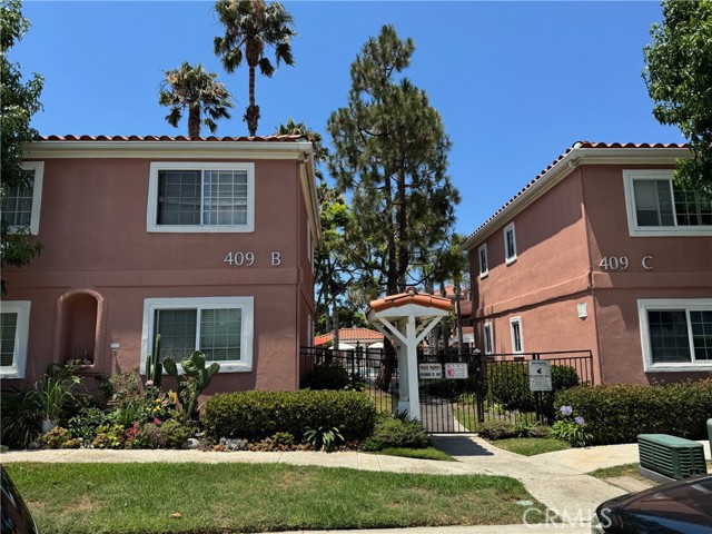 409 Utica Ave #A8, Huntington Beach, CA 92648