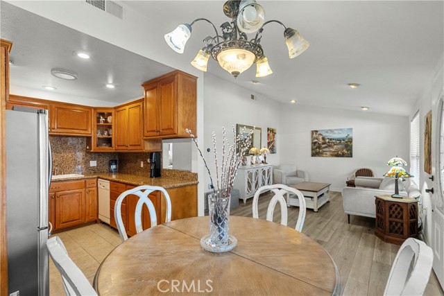Detail Gallery Image 18 of 39 For 19226 Avenue of the Oaks a,  Newhall,  CA 91321 - 2 Beds | 1 Baths