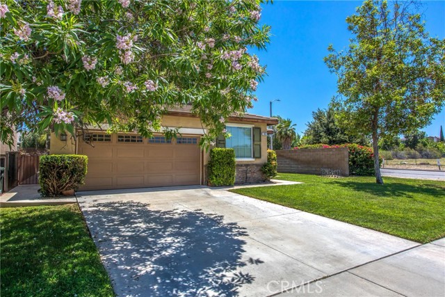 1802 Pummelo Drive, Redlands CA: https://media.crmls.org/medias/f10cc7c8-18e1-44ef-9312-254a5b47989b.jpg