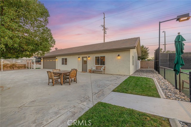 Image 38 of 72 For 2534 Desert Rose Drive