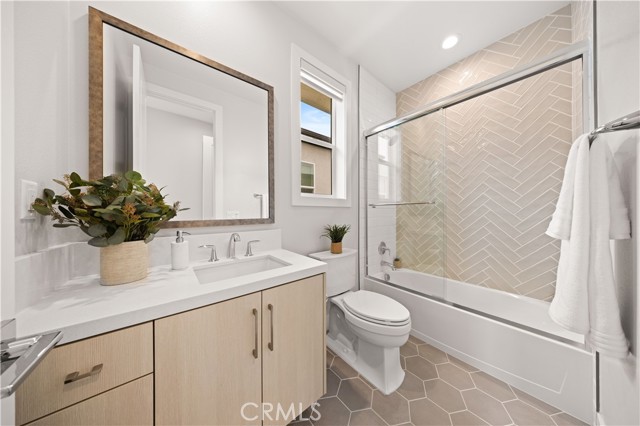 271 Huckleberry, Lake Forest CA: https://media.crmls.org/medias/f10e4ee2-498d-4e67-b8c7-c90ed674addc.jpg