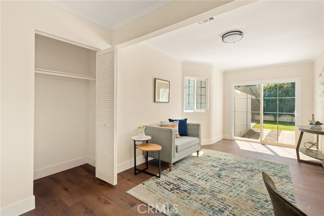 433 N Osage Avenue, Inglewood CA: https://media.crmls.org/medias/f10eb0b0-d039-41ee-bb19-b68b6a89edf5.jpg