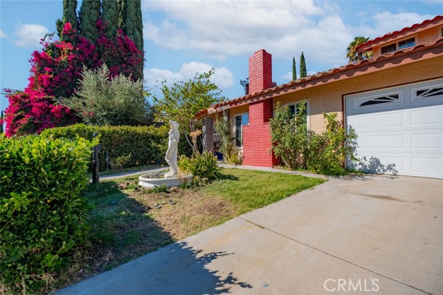 Detail Gallery Image 3 of 39 For 18247 Sylvan St, Tarzana,  CA 91335 - 4 Beds | 3 Baths